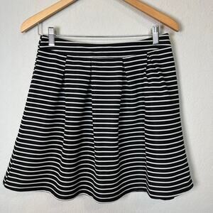 Blue Rain Women's Black and White‎ Stripe Pleated Mini Skirt Size L NEW
